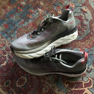 Hoka One One Bondi 6